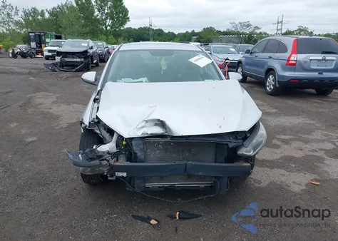 2017 Hyundai Elantra Se z USA, uszkodzony, nr VIN 5NPD74LF5HH063825